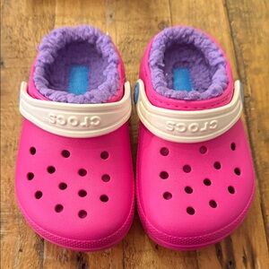 CROCS Classic Lined Pink Shoes with Purple Lining - size C9